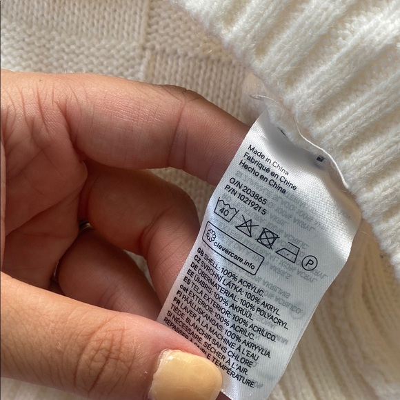 H&M Cream V-Neck Sweater Vest - Picture 3 of 4